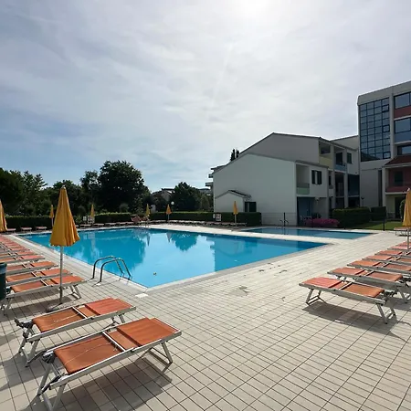 Villaggio Luna Swimmingpool- Agenzia Cocal